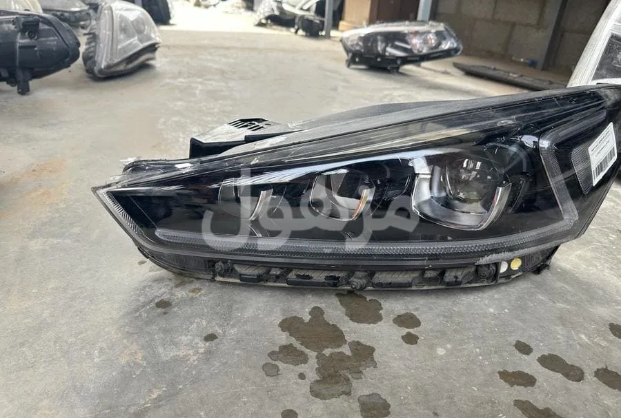 Left headlight for Cadenza, three lenses, 2017-2020