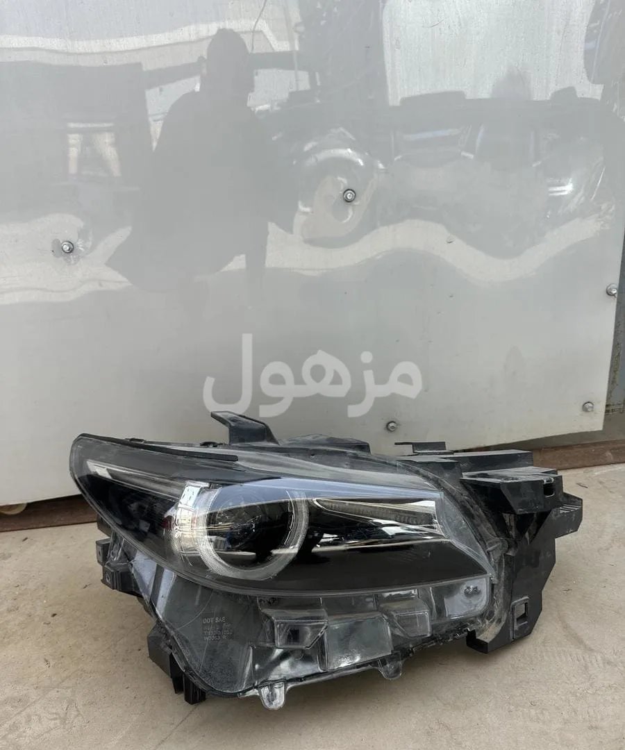 شمعة يمين مازداcx9 2020-2024 اصلي وكاله