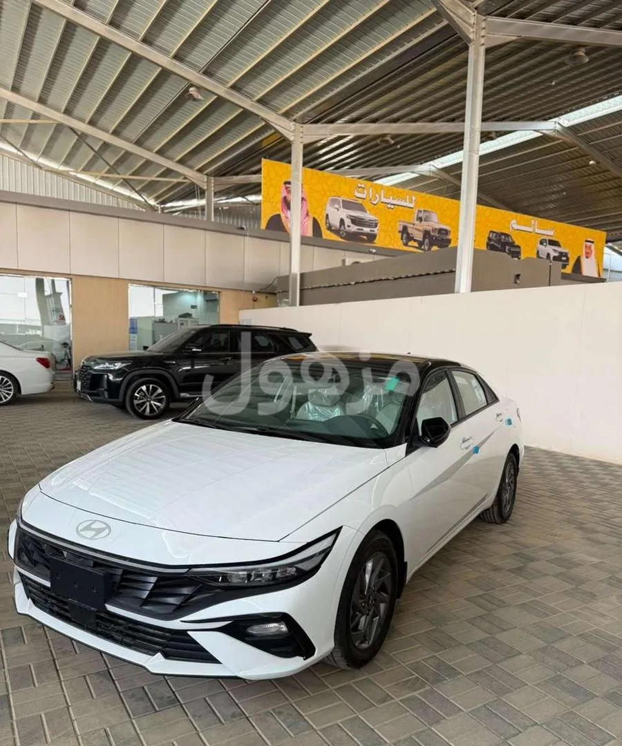 Elantra Smart Plus - 2000 engine - lowest cash price and lowest instalments