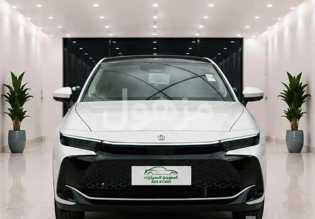 تويوتا كراون 2026 هايبرد مقاعد جلد وتهوية - الرياض