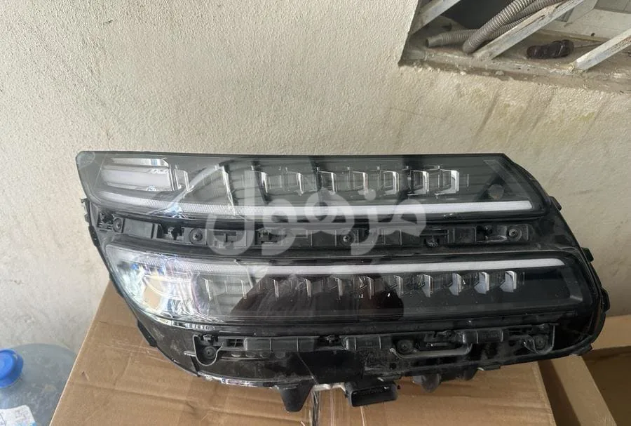 شمعة يمين جينسس GV80 2025-2026 اصلي وكاله