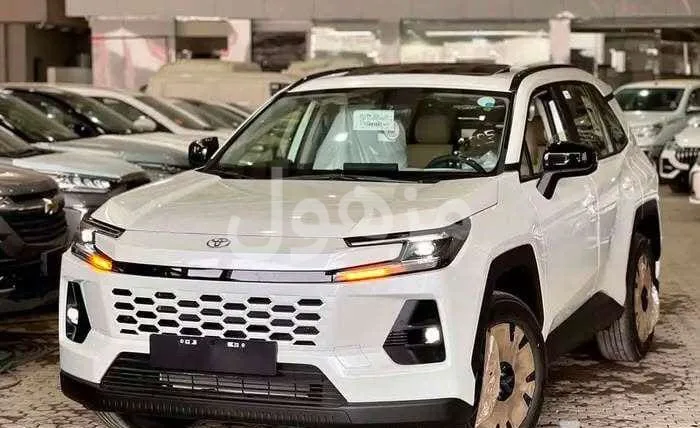 Toyota RAV4 2026, Mid Option, Sunroof - Riyadh